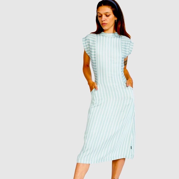 RVCA Dresses & Skirts - RVCA Nouveau Dress NWOT